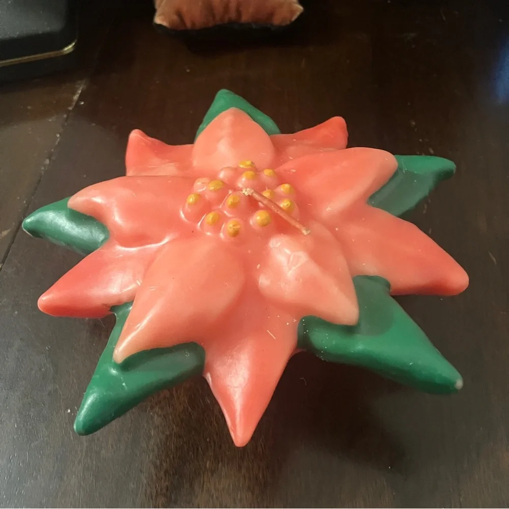 Vintage Candelier Poinsettia Flower Candle